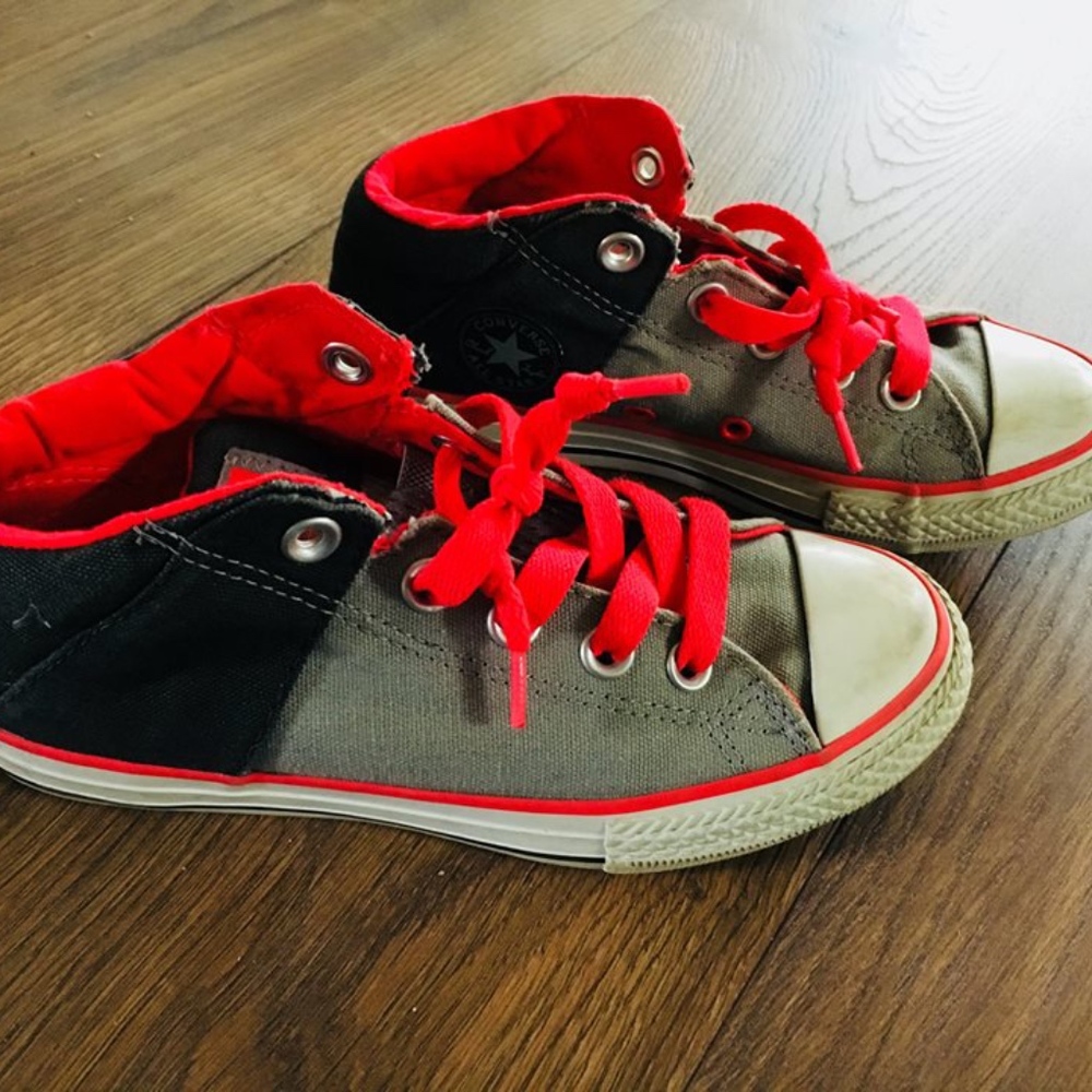 Girl converse